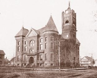 1903 – Jackson County Courthouse in Newport