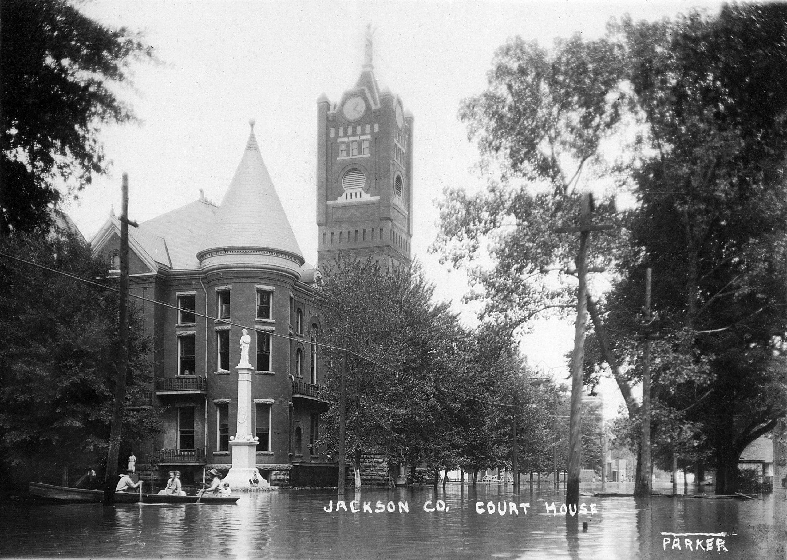 1915 – Flood at Jackson County Courthouse in Newport