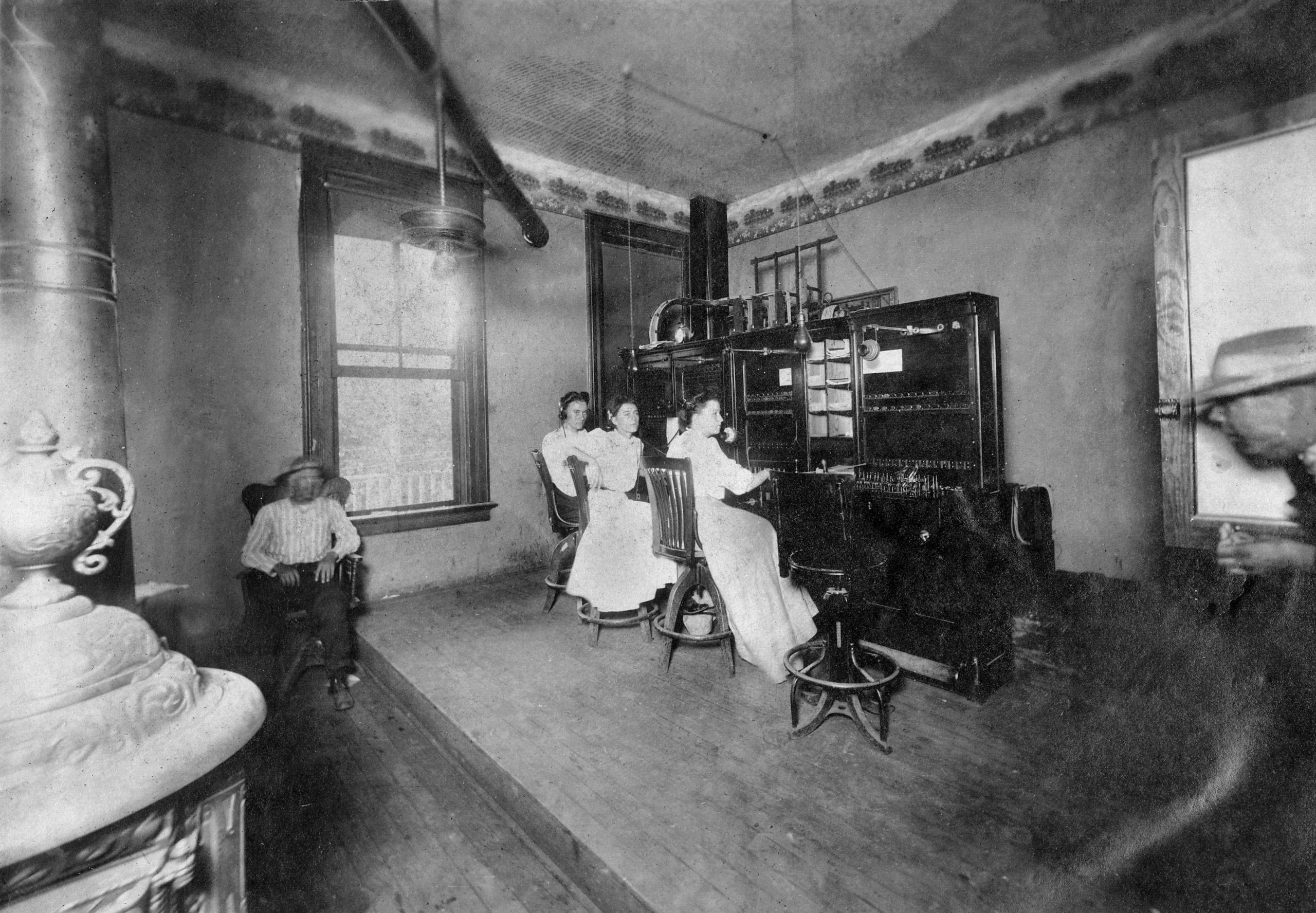 1910 – Southwestern Telephone and Telegraph Company