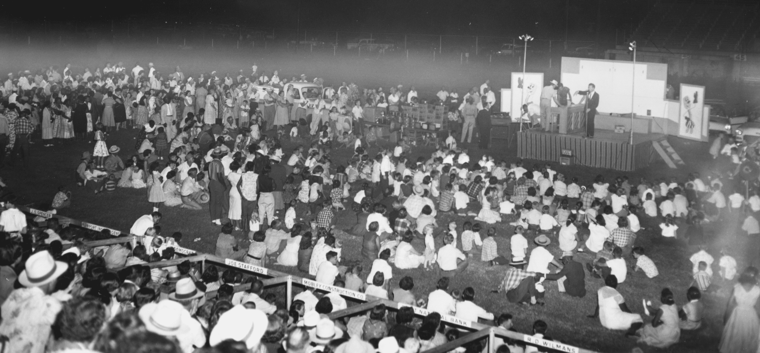 1950’s – Farmer’s Day goes into the night